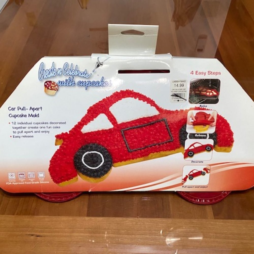 Car Pull-Apart Cupcake Mold NWOT